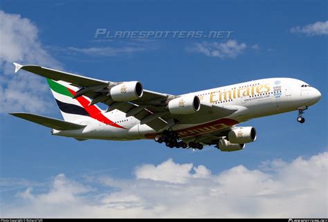 A Eer Emirates Airbus A Photo By Richard Toft Id