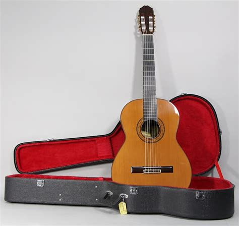 1993 Manuel Raimundo Model 140 Classical Guitar Reverb Australia