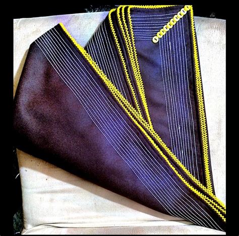 Traditional Doek in Brown and Yellow