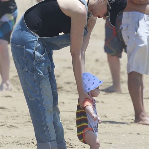 Gwen Stefani Y Su Hijo Apollo En Newport Beach Los Trece A Os De