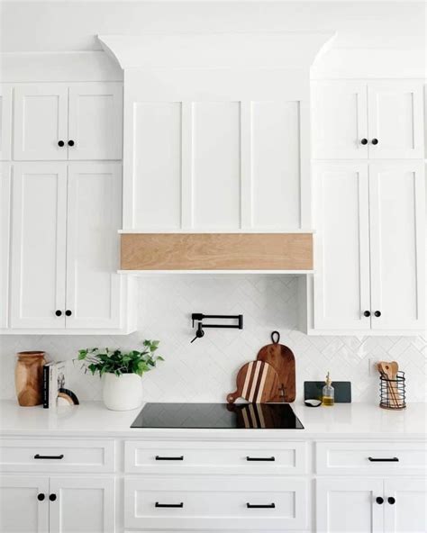 White Kitchen Shaker Cabinets With Black Hardware Soul Lane