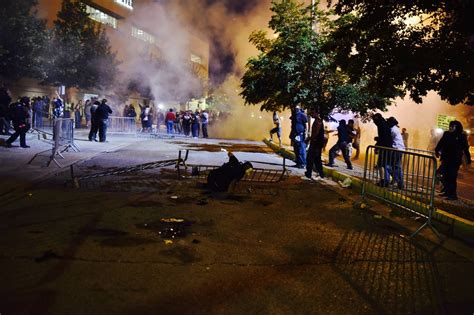 Protests Outside Trump Rally In Albuquerque Turn Violent Wsj