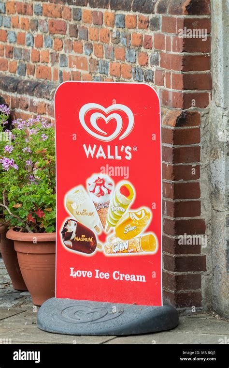 Walls Ice Cream Advert Hi Res Stock Photography And Images