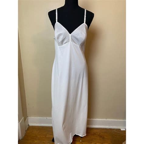 Vanity Fair Intimates And Sleepwear Vintage Vanity Fair Full Slip