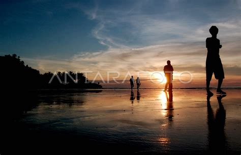 Pantai Air Manis Antara Foto