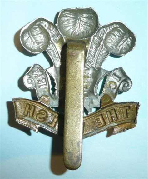 The Quartermasters Store Ww1 The Welsh Regiment Bi Metal Cap Badge