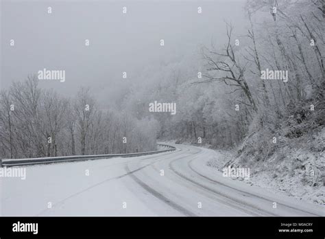 Snow Roads Hi Res Stock Photography And Images Alamy