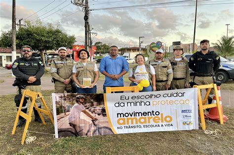 Blitz Educativa da SMTT promove orientações em Comemoração ao Dia