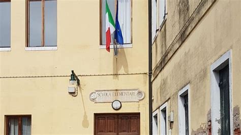 Salva La Scuola Di SantErasmo A Burano Accorpamento In Vista La