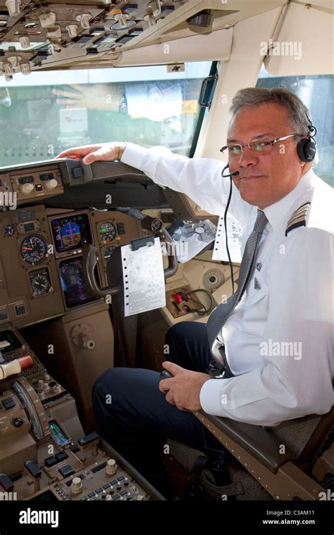 Copilot in the cockpit of a Boeing 767 aircraft Stock Photo - Alamy