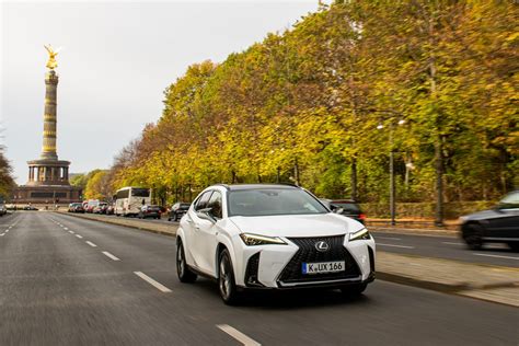 Lexus Ux Hatchback 250h 20 5dr Cvt Premium Packtahara Leatherlda