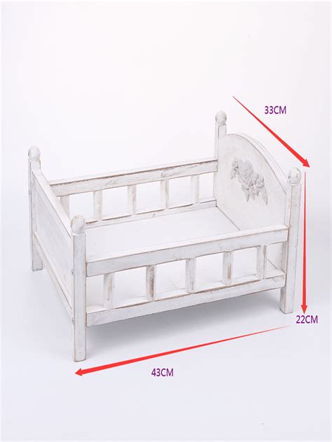 A Baby Photo Prop Auxiliary Wooden Bed Suitable For Newborn Studio