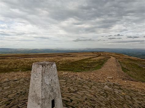 Pendle Hill walk via The Pendle Way (Short Route) from Barley | Walks4all