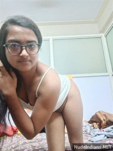 Dusky Kannada Girl Nude Pics Flashing Juicy Pussy And Boobs