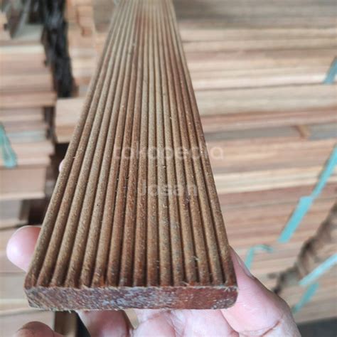 Jual Lantai Kayu Decking Bengkirai 1 2 X 6 5 X 40 Cm Kota Semarang