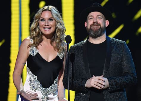 Sugarland's 'Bigger' Return To Country Music