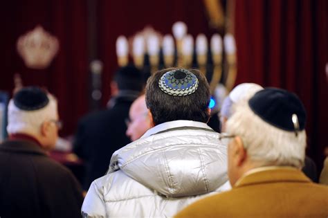 Yom Kippour que fêtent les Juifs à l occasion de cette fête religieuse