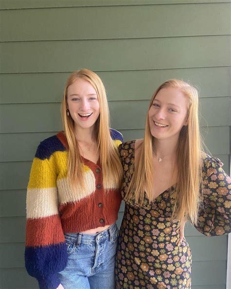 Redhead Twins Looking Stunning In Cute Outfits Rsexpots