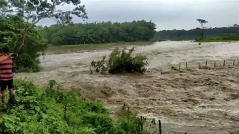 असम में बाढ़ से विस्थापित सैकड़ों लोग अब भी नहीं लौट पा रहे हैं अपने घर