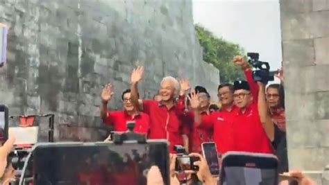 Tradisi Jelang Pilpres Megawati Ajak Ganjar Dan Mahfud Ziarah Ke Makan