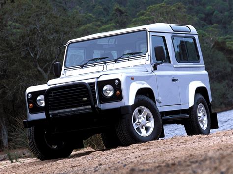 LAND ROVER Defender 90 Specs & Photos - 1991, 1992, 1993, 1994, 1995 ...