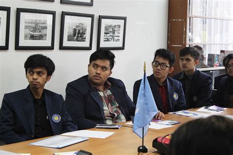 En Kunjungan Mahasiswa Hi Fisip Ke United Nations Information Center