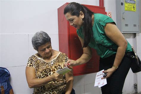 Alunos promovem ação social contra a violência Universidade Nilton Lins