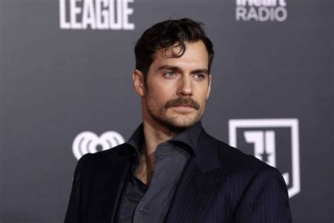 Petição para volta de Henry Cavill a The Witcher reúne mais de 250 mil