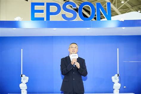 Epson全球首創折臂式六軸機械手臂 效能升級領航產業新革命 ~ 星光娛樂流行網