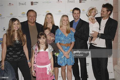 Amanda Sorvino, Paul Sorvino, Claudia Sorvino , Mira Sorvino holding ...