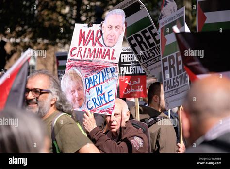 Netanyahu visit protest hi-res stock photography and images - Alamy