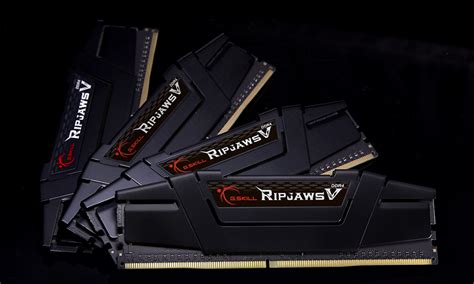 G SKILL 32GB 4x8GB 3200MHz CL16 Ripjaws V Black Pamięci RAM DDR4