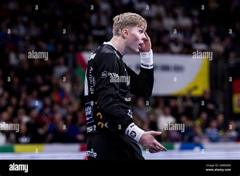 Viktor Hallgrimsson Island 16 Gestikuliert Fassungslos MEN S EHF