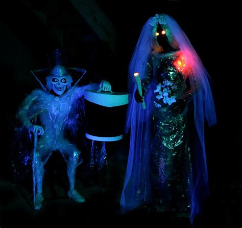 Haunted Mansion Bride And Hatbox Ghost Replica Together Ag Brandon Hardy Flickr