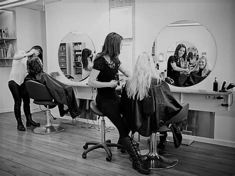 Why to Choose a Beauty School for Salon Services | Collectiv Academy