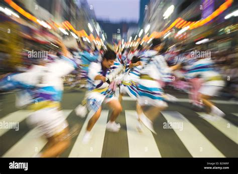 Japan awa odori Fotos und Bildmaterial in hoher Auflösung Alamy