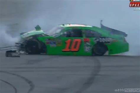 Danica Patrick Video: Queen of NASCAR Crashes During Daytona 500 ...