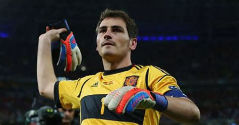 Iker Casillas Comes Out As Gay As Carles Puyol Shows Support For Real