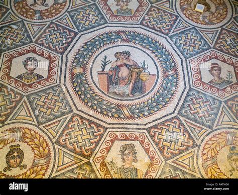 El Siglo Iv Mosaicos De Azulejos De La Villa Romana Del Casale Una