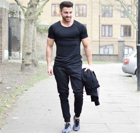 Men S Outfit With Jogger Pants 30 Ways To Wear Jogger Pants Black Joggers Outfit Mens