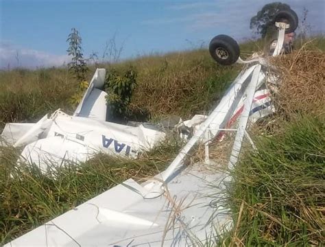 Avião De Pequeno Porte Cai Em Revés Do Belém Portal Diário Do Aço