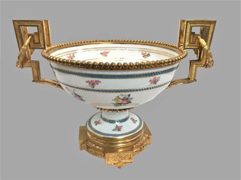 Proantic Coupe en porcelaine de Sèvres monture bronze époque Louis