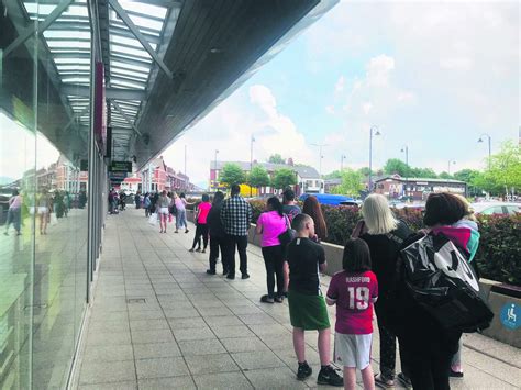 Shoppers flock as stores reopen - Tameside Correspondent