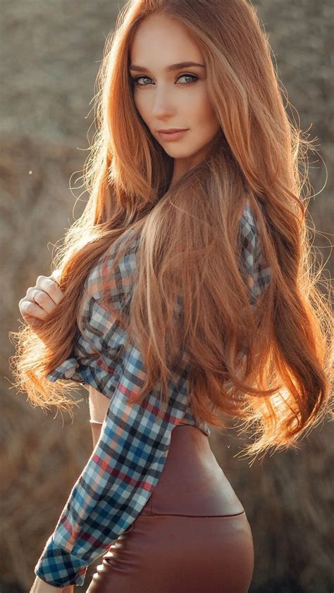 She S Saying Something Stunning Redhead Beauty Long Hair Styles