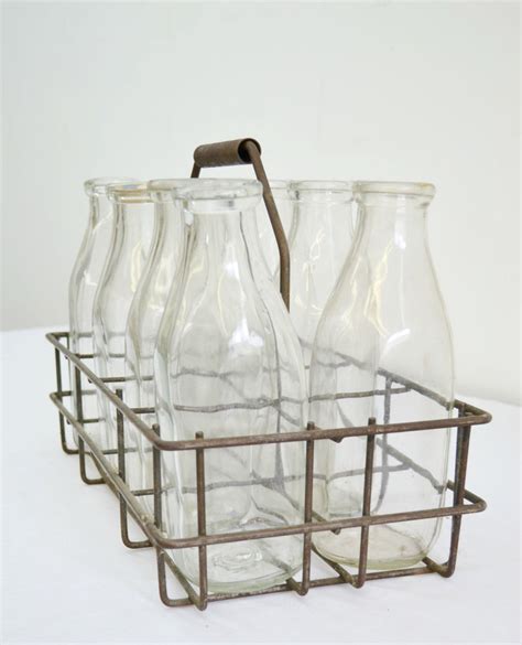 Vintage Milk Bottle Carrier With The Full Set Of Eight 8