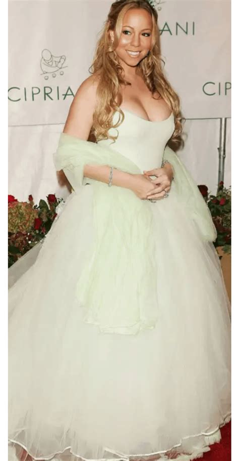 Beautiful celebrity divas and queens 🥰 : r/girlsindresses