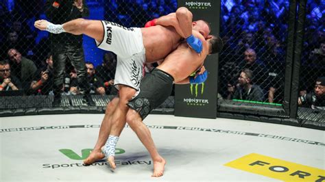 Mamed Khalidov Slams Then Finishes Mariusz Pudzianowski At Ksw