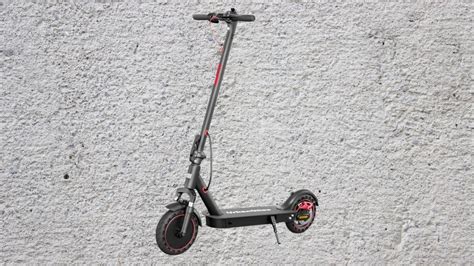 Cdiscount Clate Le Prix De Cette Trottinette Lectrique Pliable Et Bat