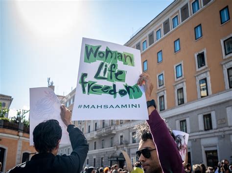 Donna Vita Libertà Roma con le donne iraniane Fotoracconto