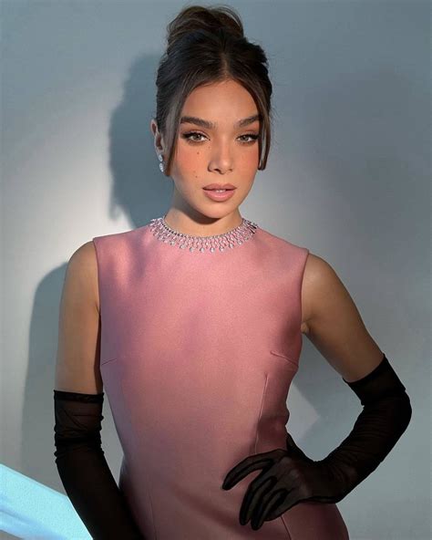 Hailee Steinfeld Golden Globes Photo Shoot January 2024 CelebMafia